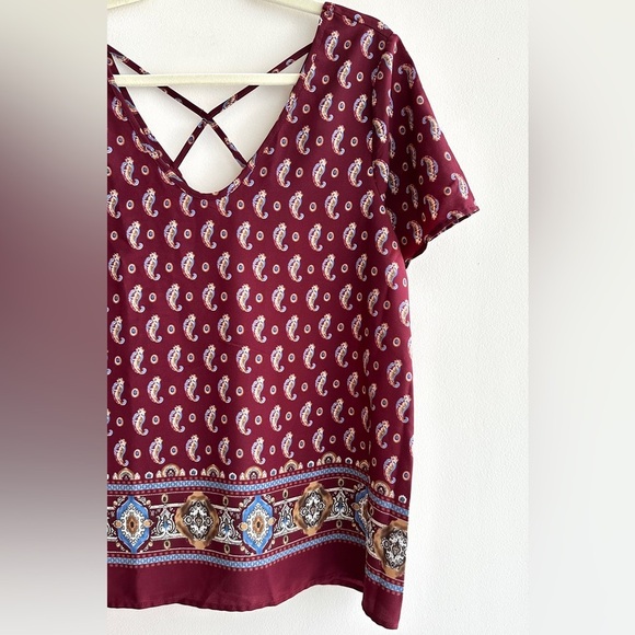 Sienna Sky Maroon/Blue/Tan Paisley Print Short Sleeve Blouse, Size Medium - Picture 5 of 16
